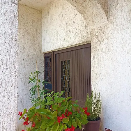 Laura Апартаменты *