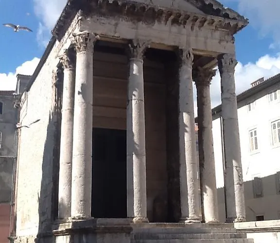Laura * Pula